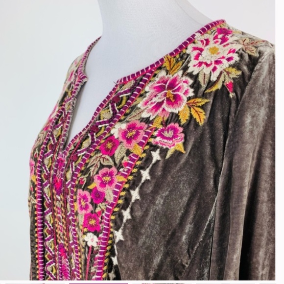 Johnny Was Velvet Top - Picture 6 of 10